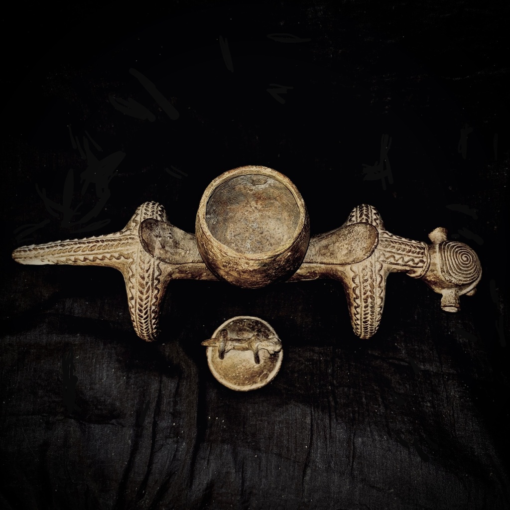 Caja Dogón en bronce con animal ensillado (Mali)