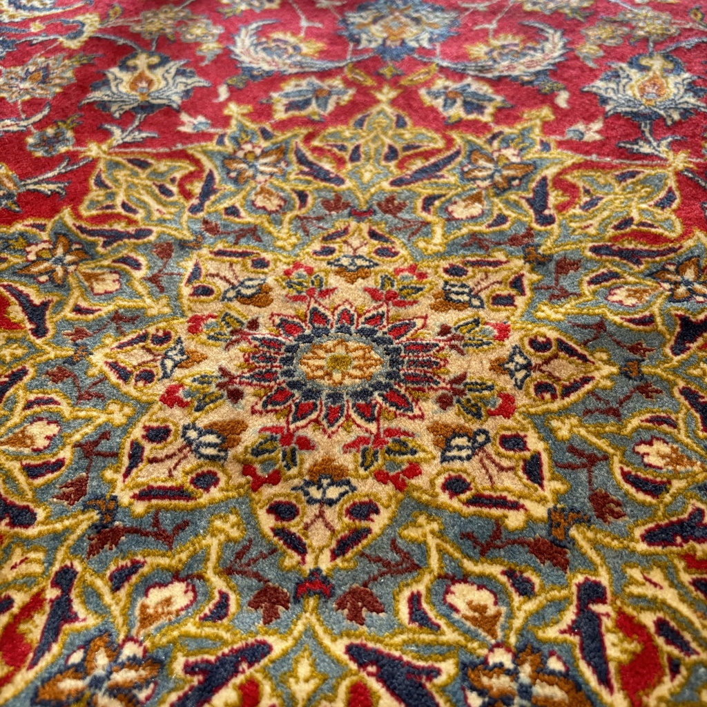 ​Classic Persian rug, 1815, 168x109cm. (Bentley col.)​