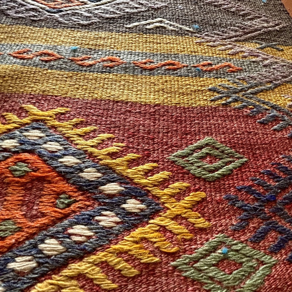 Kilim Irán tribal 117x104cm, (col. Bentley)